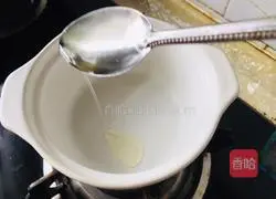 Illustration of how to make salmon head in casserole 6