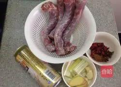 Spicy Illustration of how to make beer duck neck 1