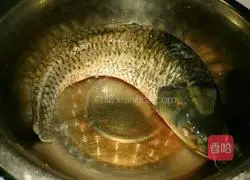 Illustration of how to make boiled fish 1