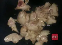 Illustration of how to cook twice-cooked pork with bamboo shoots 10