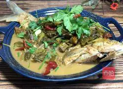 Sauerkraut Illustration of how to stew Wuchang fish 10