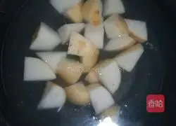 Doubanjiang Illustration of how to make fried tiger skin eggs and potatoes 7