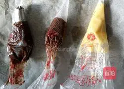 Illustration of how to make two-color swan puffs 5