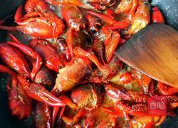 Illustration of how to make spicy crayfish 13