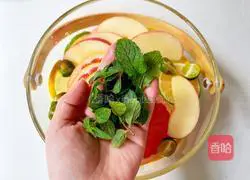 Illustration of how to make tipsy fruit wine 6