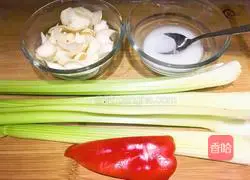 Stir-fried celery with lily Illustration of how to do it 1