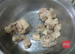 Illustration of how to make pumpkin stewed chicken 2