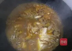 Illustration of braised large crystal fish 9