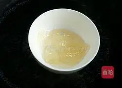 Illustration of how to make yogurt mousse cup 3