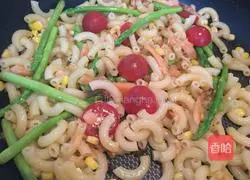 Pasta - Smoked Illustration of how to make salmon elbow noodles 6