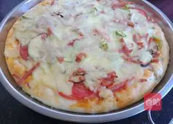 Illustration of how to make ham and vegetable pizza 7