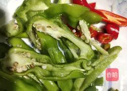 Illustration of how to cook garlic-roasted catfish 4