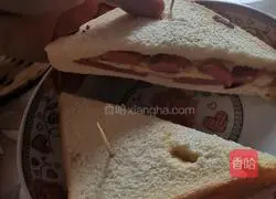 Illustration of how to make egg and ham sandwich 7