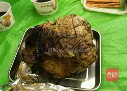 Illustration of how to make beggar's chicken 8