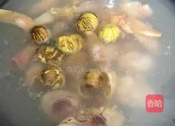 Illustration of Chestnut Roast Chicken 3