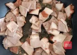 Illustration of how to make stir-fried elbow pork with pepper 4