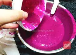 Illustration of how to make rose pitaya mousse 7