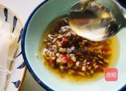 Illustration of how to make steamed scallops with enoki mushroom vermicelli 5