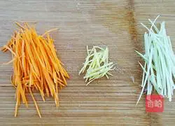 Illustration of how to make old-fashioned pot-wrapped pork 3