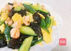 Low fat and low calorie ~ Illustration of how to make scrambled eggs with cucumber and fungus 11