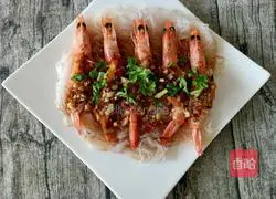 Illustration of how to steam shrimps with garlic vermicelli 14