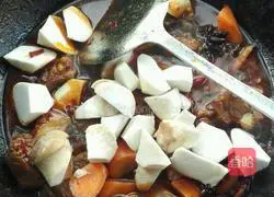 Illustration of Sichuan Style Potato Braised Pork Ribs 17