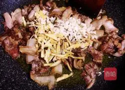 Illustration of how to make fried pork with salt 7