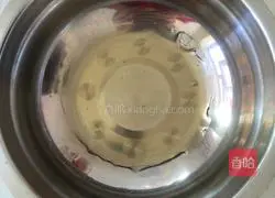 Illustration of how to make eight-inch cream-free strawberry mousse 8