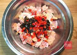 Illustration of how to make steamed chicken with drum juice 8