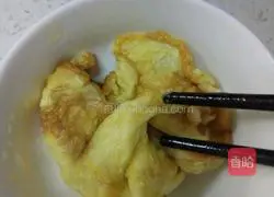 Illustration of how to make scrambled eggs with vegetables 4