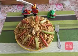 Illustration of how to make stir-fried spaghetti with luffa, ham and eggs 10