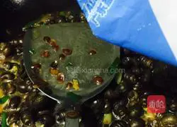 Illustration of how to stir-fry snails 9
