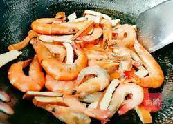 Recipe for fried shrimps with dried tofu and leeks Illustration 11