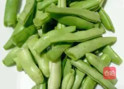 Illustration of how to make stir-fried green beans with minced meat 1