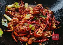 Illustration of how to make spicy crayfish 8