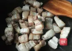 Illustration of how to make braised pork belly with dried beans 5