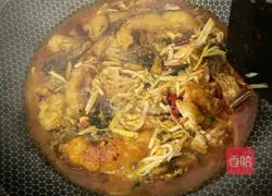 Pictures of how to make spicy and sour fish 6
