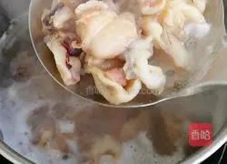 Illustration of how to stir-fry squid neck 3