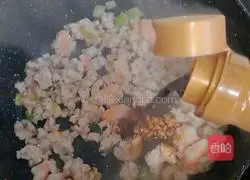 Illustration of how to make minced meat, shrimp and tofu 3