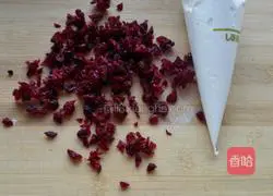 Strawberry Cream Cake Recipe Illustration 4