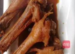 Illustration of how to make duck legs with fragrant sauce 13