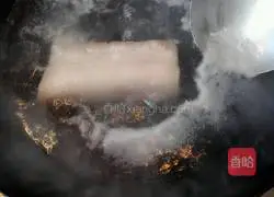 Illustration of how to make twice-cooked pork with garlic sprouts 5