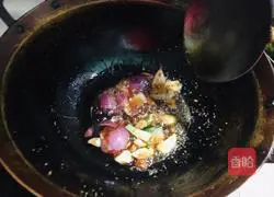 Illustration of how to make assorted shrimps in hot pot 8