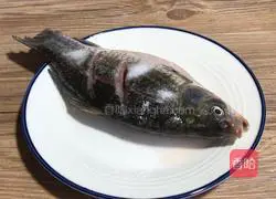 Illustration of how to make Douban crucian carp 1