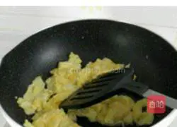 Illustration of how to make Mushu Pork 3