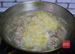 Illustration of how to cook pork ribs with pickled cabbage 6