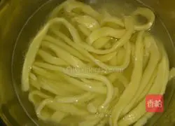 Illustration of how to make bamboo fungus and wonton pasta (potato, rice and fish wonton) 6
