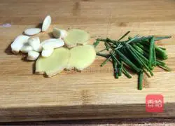 Illustration of how to make steamed grass carp segments 3