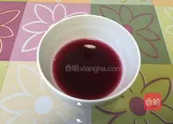 Illustration of how to make two-color mousse crystal cake 12