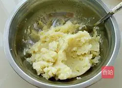 Cheese Baked Mashed Potatoes Recipe Illustration 6